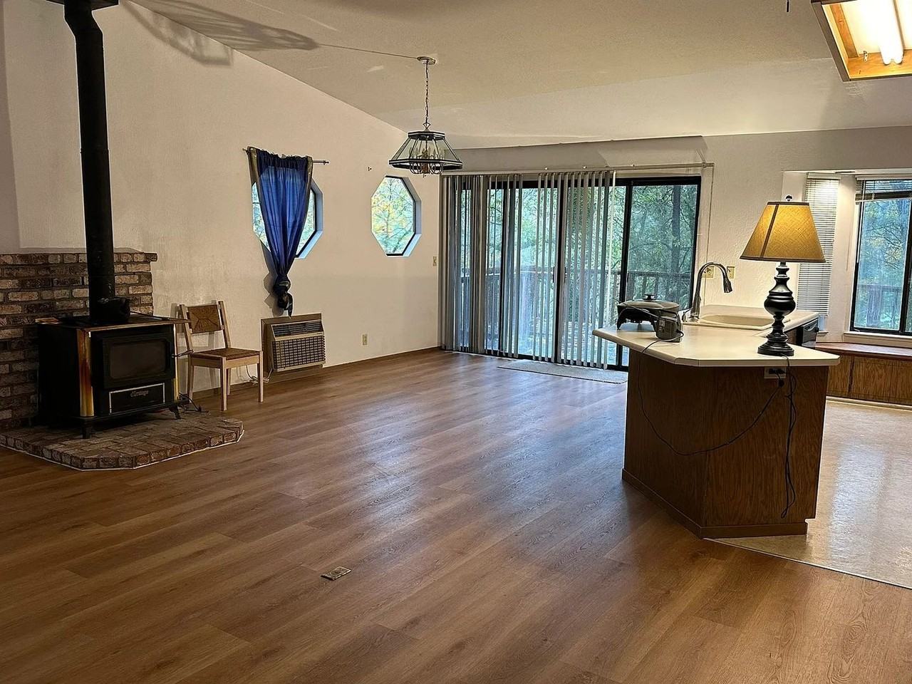 16395 Tee Rd - Photo 2 of 13