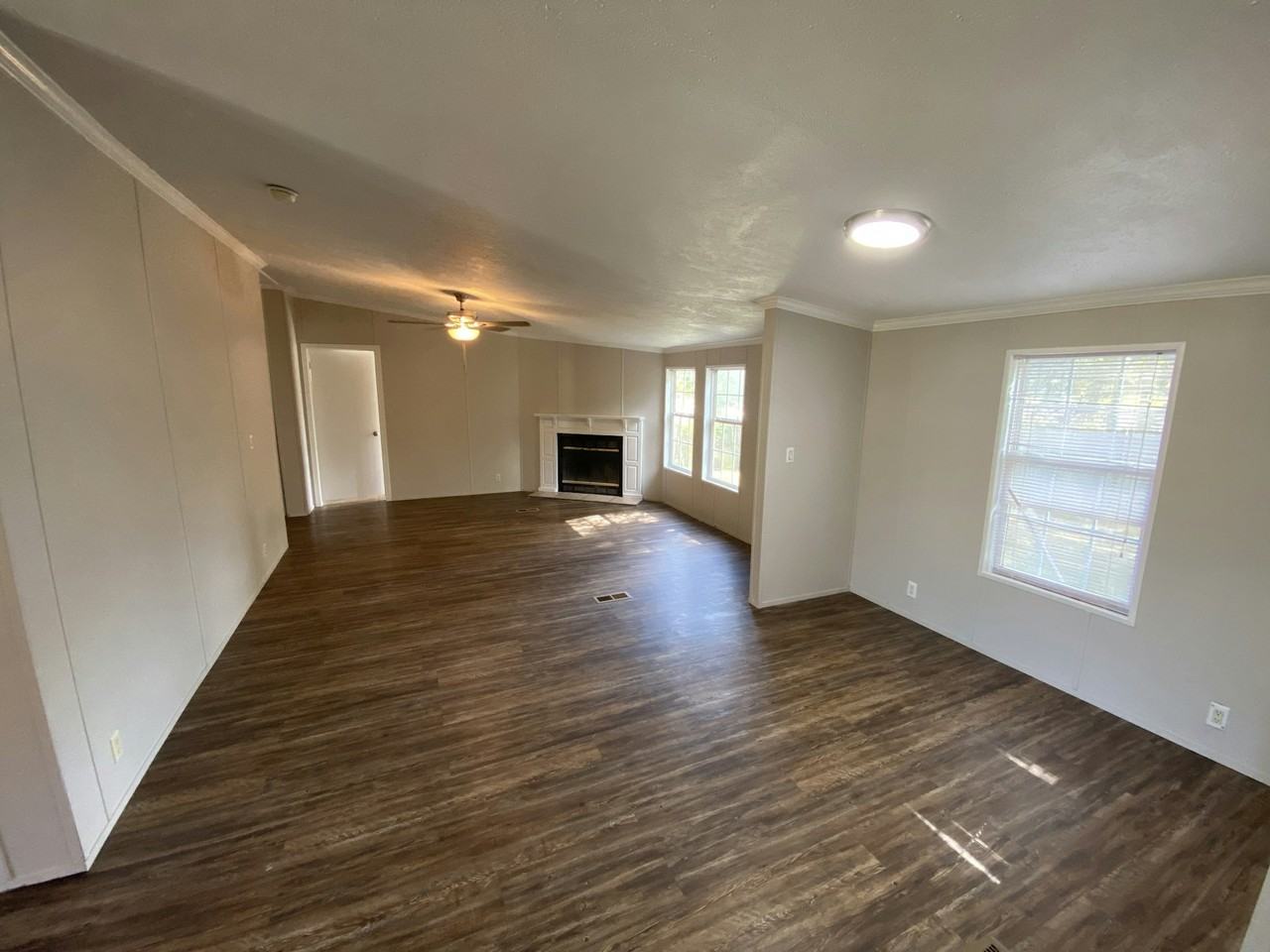 111 Pecan Grove Boulevard - Photo 3 of 13