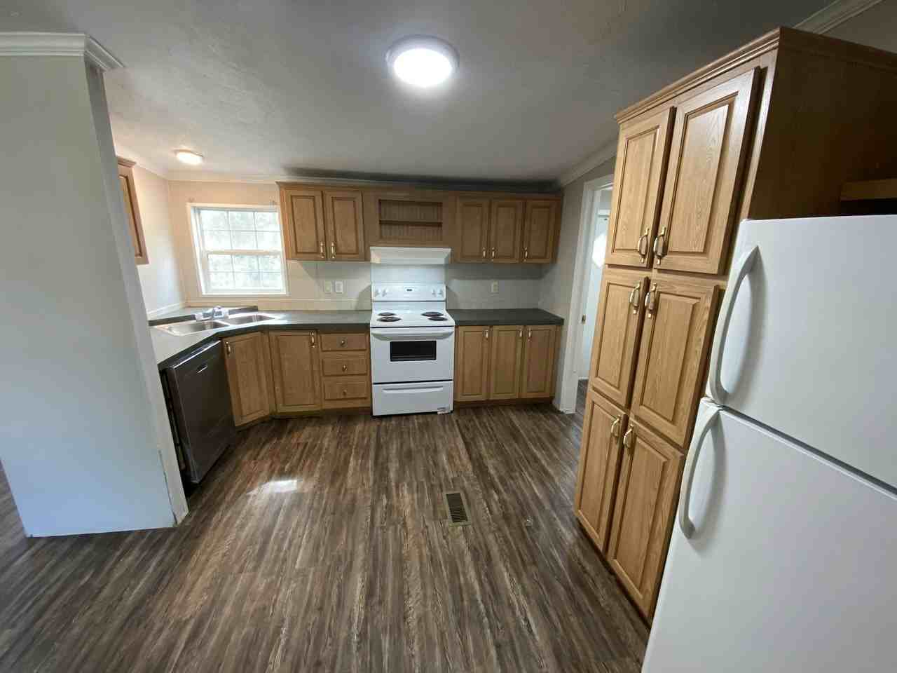 111 Pecan Grove Boulevard - Photo 4 of 13
