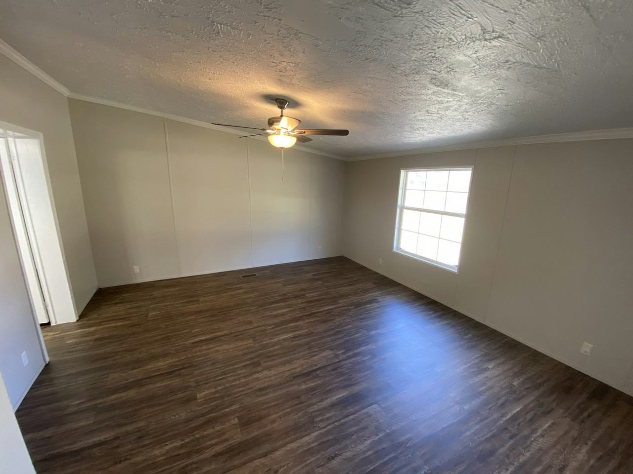 111 Pecan Grove Boulevard - Photo 5 of 13