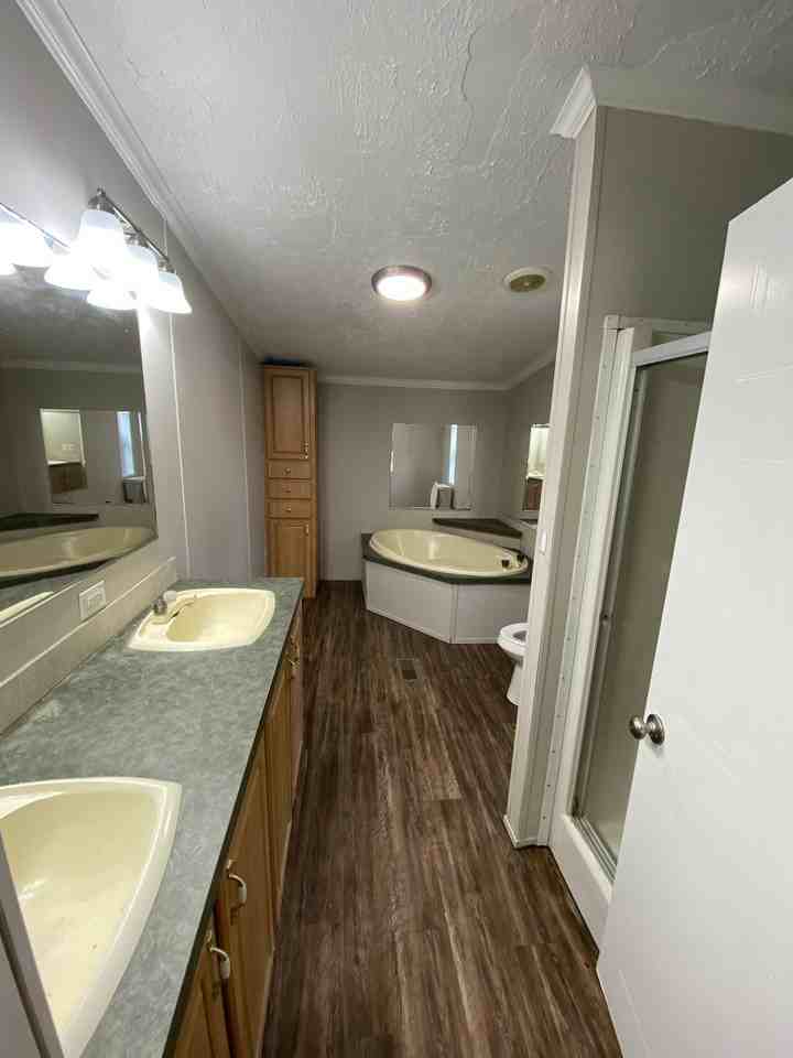 111 Pecan Grove Boulevard - Photo 7 of 13