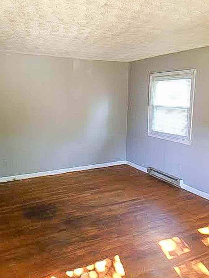 329 Summit St #NA - Photo 4 of 8