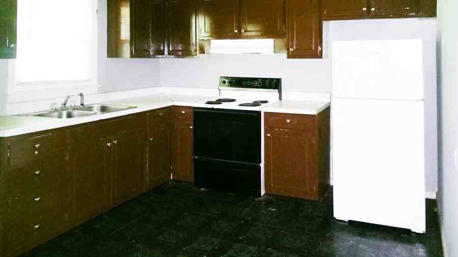 329 Summit St #NA - Photo 6 of 8