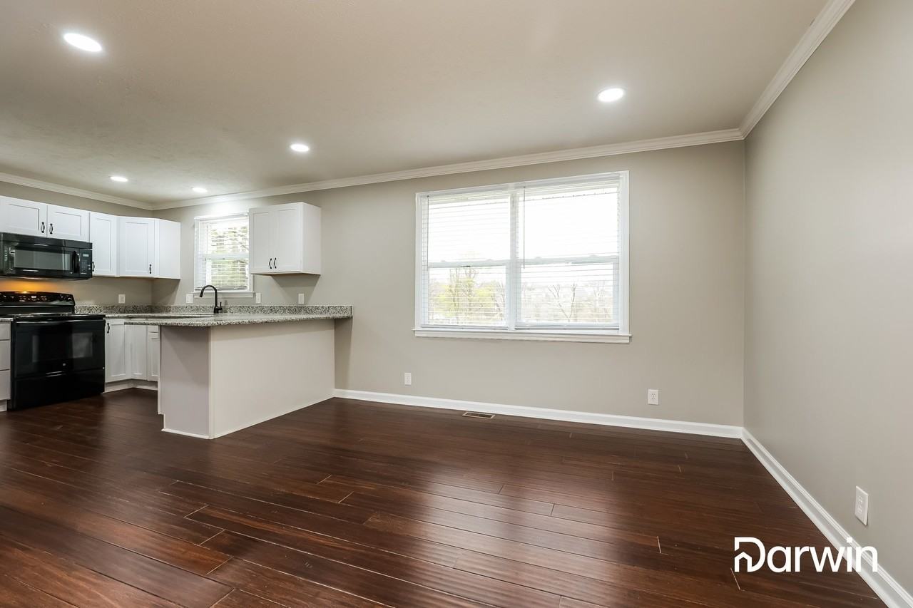 182 Delvin Dr - Photo 2 of 15