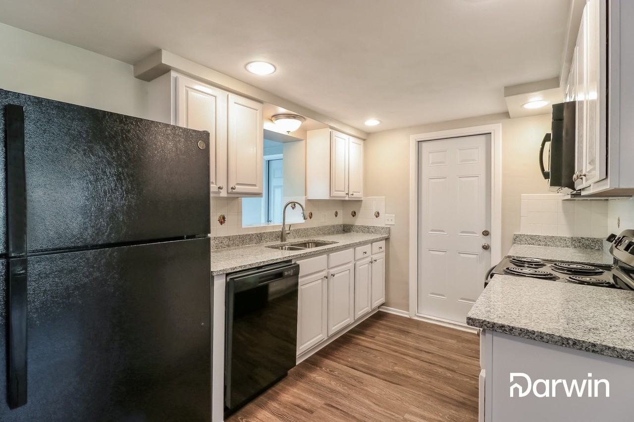 5226 Sparrow Dr - Photo 2 of 15