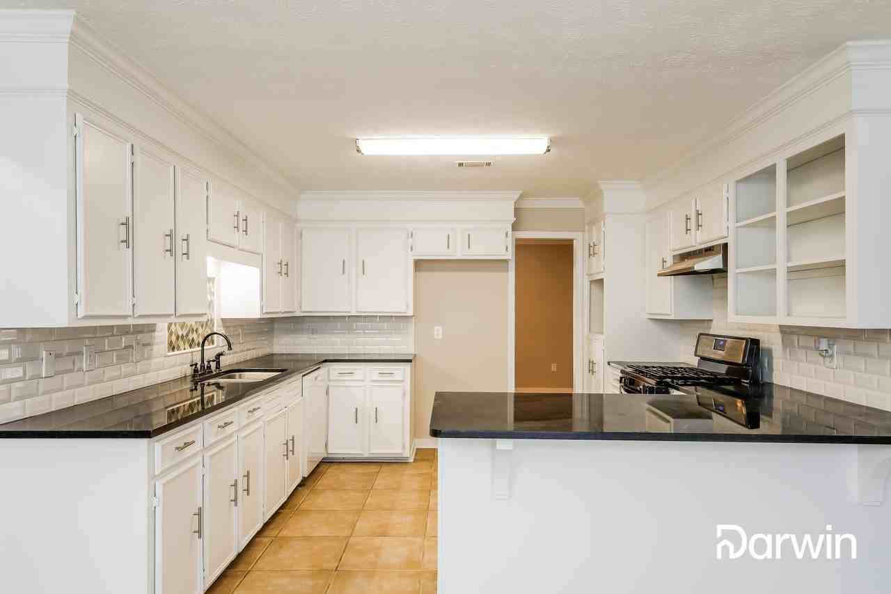 1 Sandalwood Dr - Photo 3 of 15