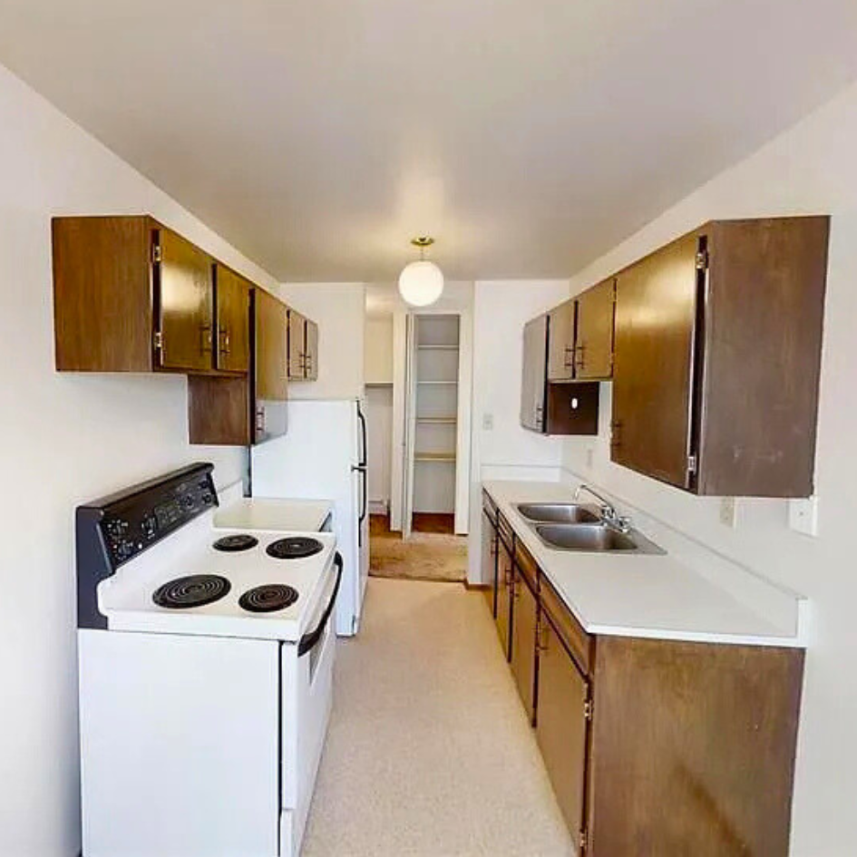 10327 107 Ave #306 - Photo 2 of 10