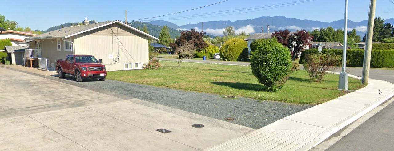 7407 Crestwood Drive - Photo 2 of 20
