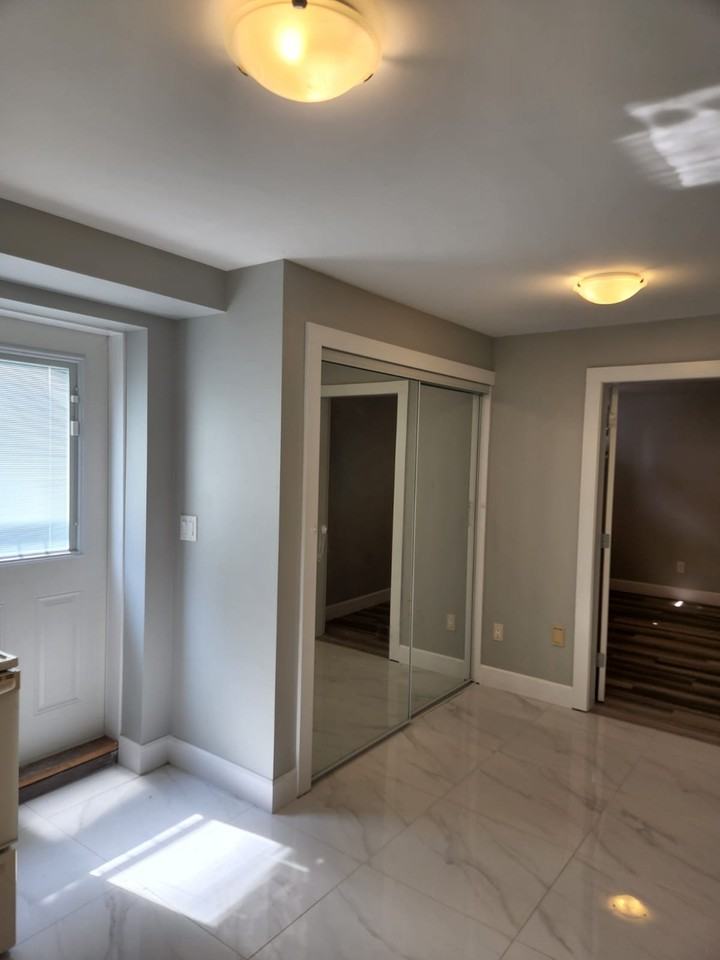 7407 Crestwood Drive - Photo 5 of 20