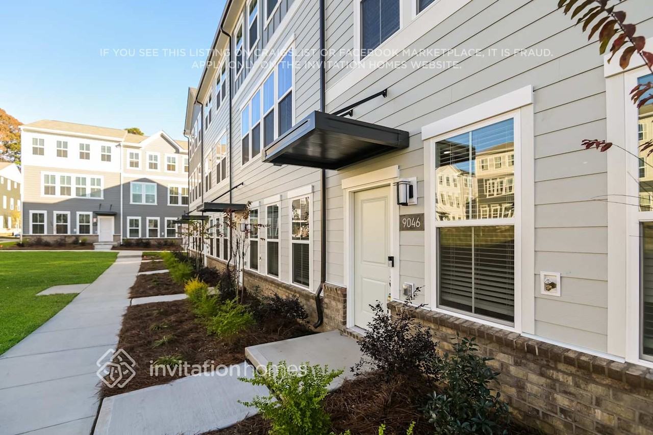 9046 Harvester Ln - Photo 2 of 20