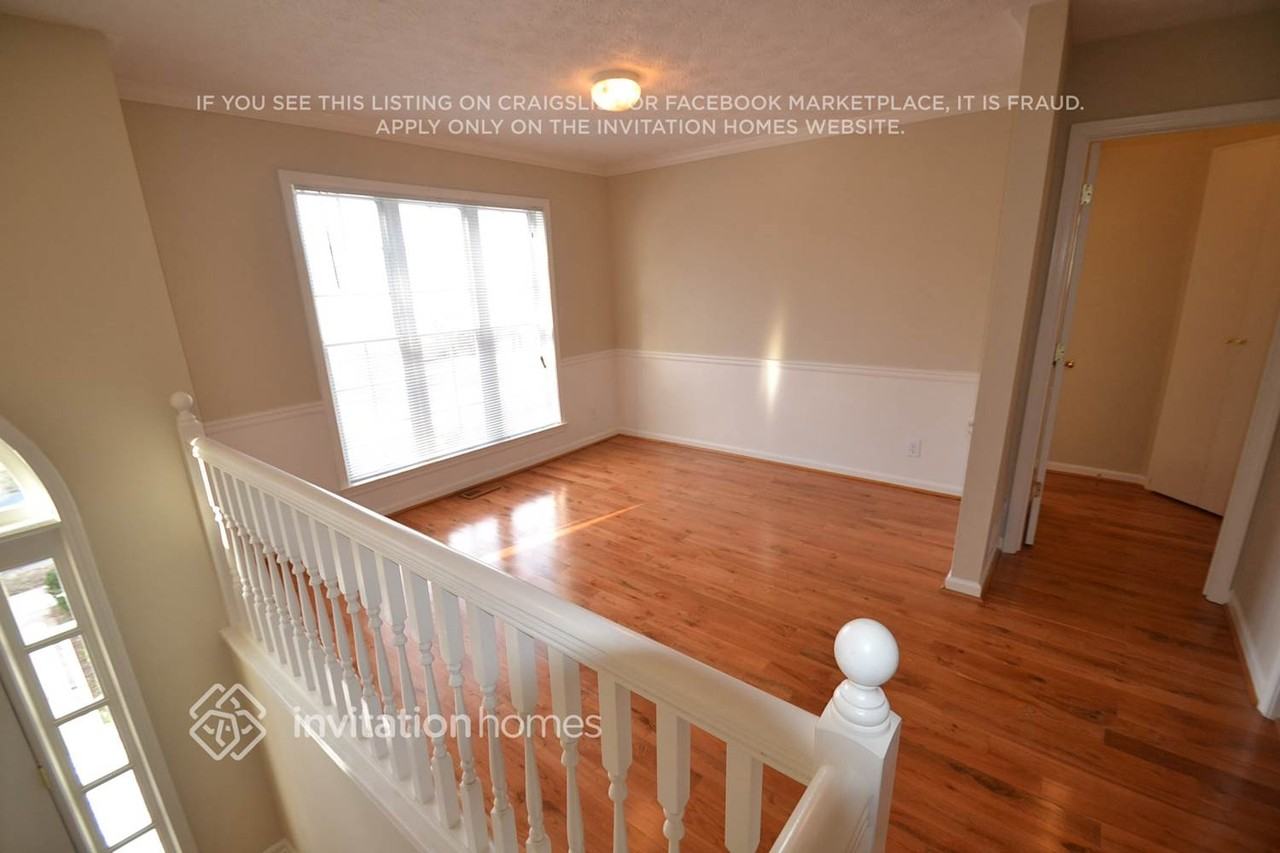 100 Hearthstone Dr - Photo 2 of 9