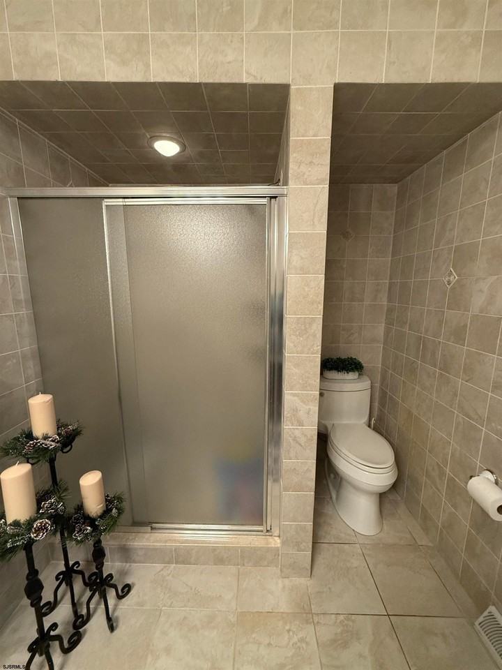 8401 Wellington Ave - Photo 5 of 32