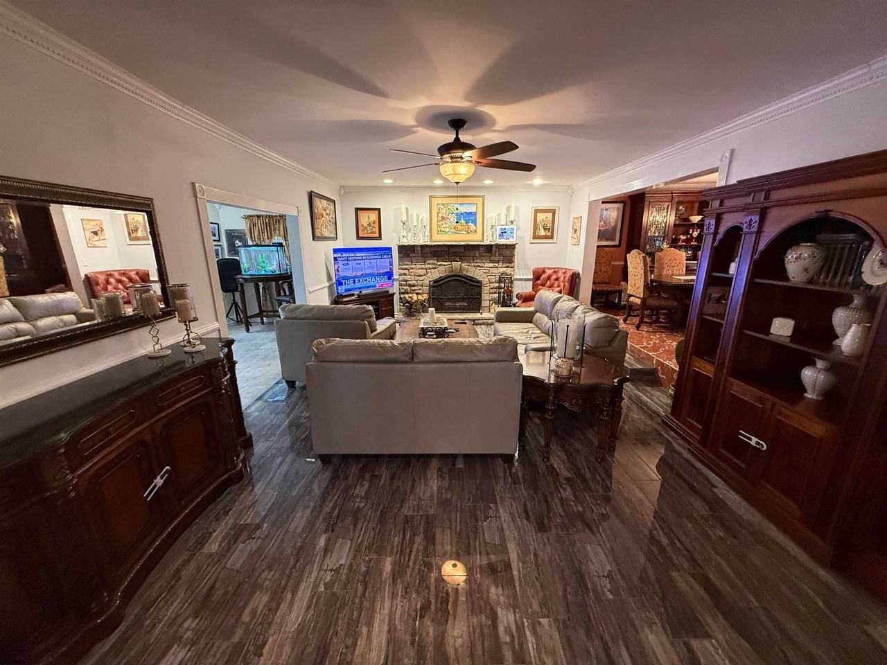 8401 Wellington Ave - Photo 7 of 32