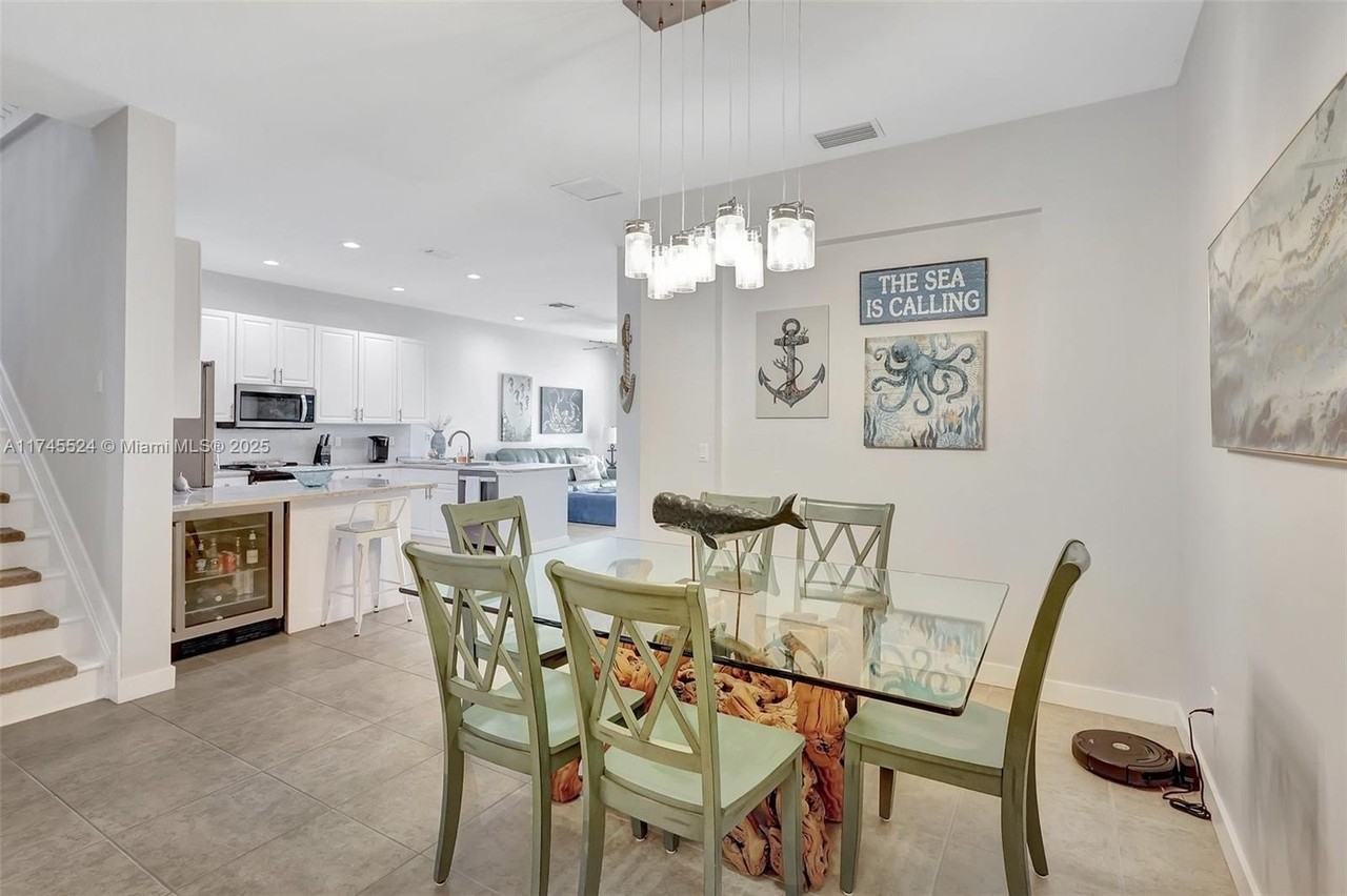 1604 Mariner Bay Blvd #1604 - Photo 7 of 43