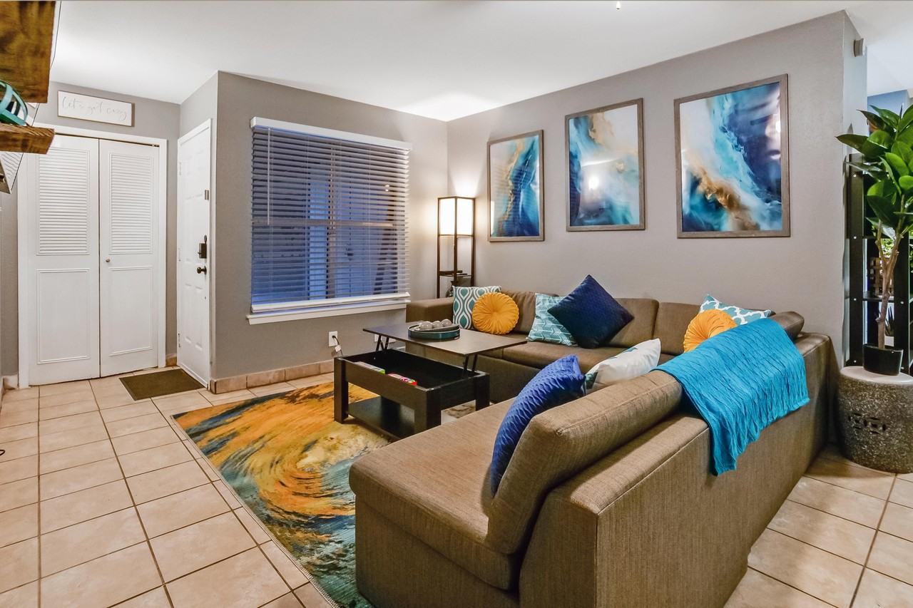 W Ligustrum Dr - Photo 5 of 18