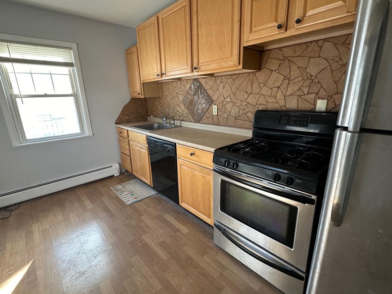 1433 Bellmore Rd - Photo 2 of 8