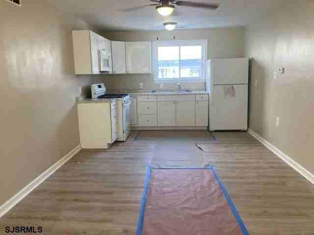 6405 Newport Ct - Photo 2 of 11