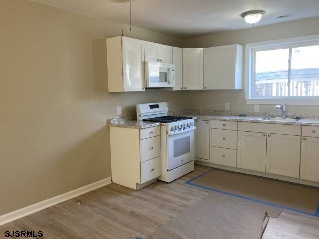 6405 Newport Ct - Photo 3 of 11