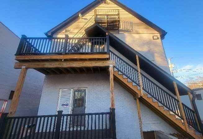 824 Main St Apt 2r - Photo 2 of 12