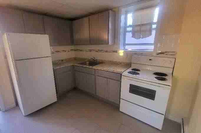 824 Main St Apt 2r - Photo 6 of 12