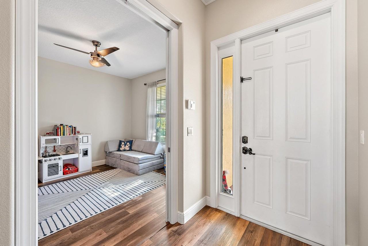 10352 Sw Westlawn Blvd - Photo 4 of 33