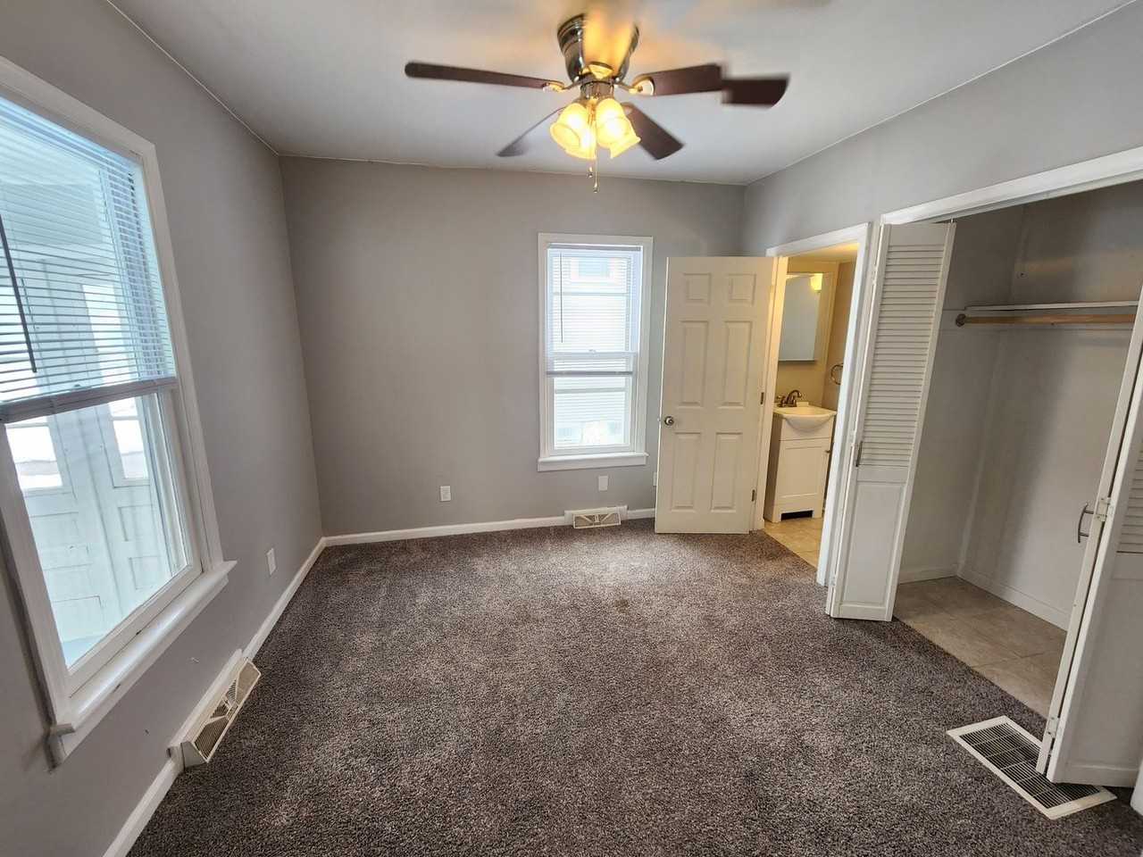 2809 N Main St - Photo 4 of 19