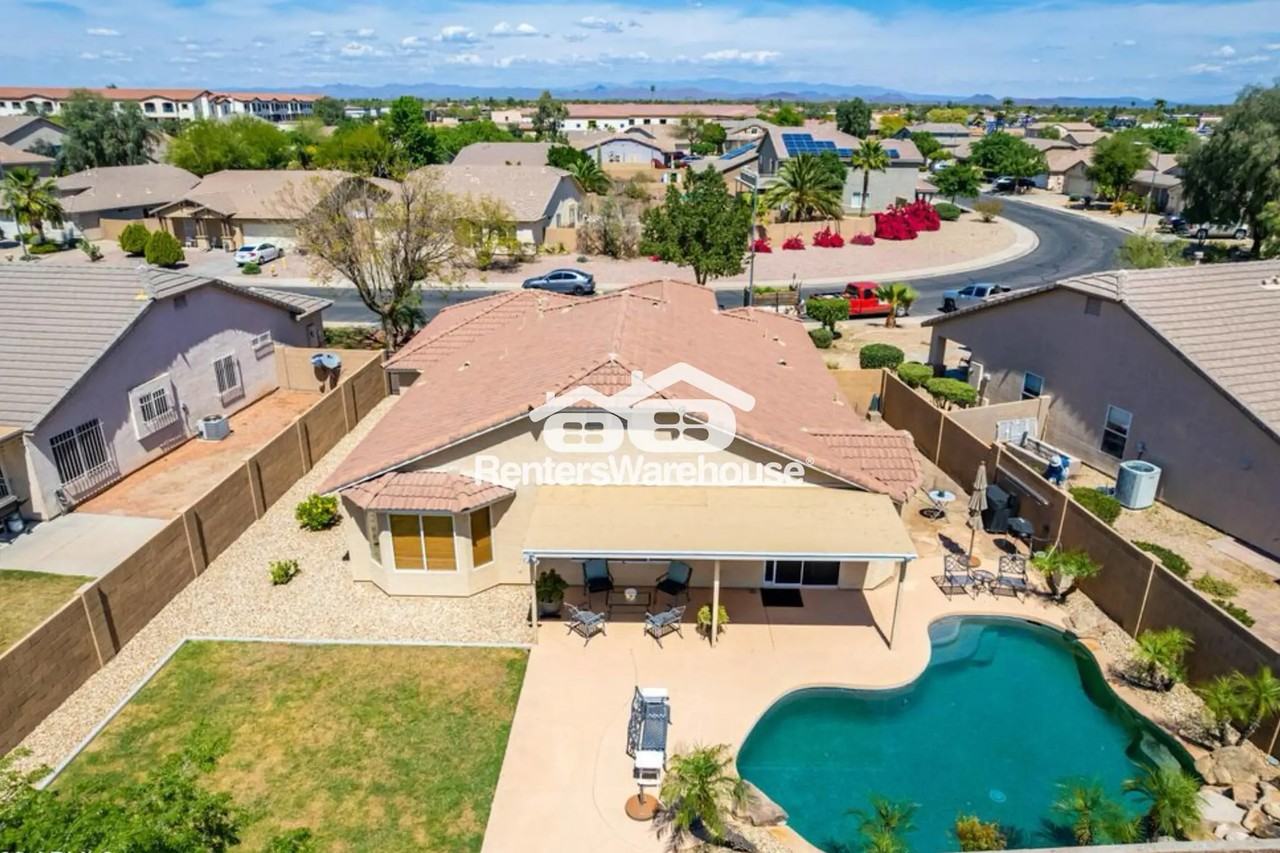 16337 W Cottonwood St - Photo 2 of 5