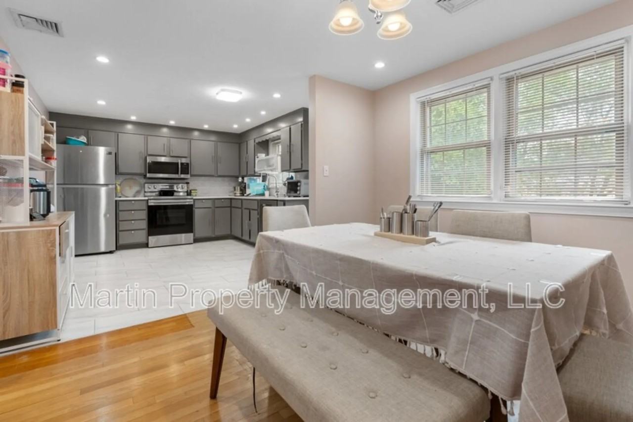 11 Randall Dr - Photo 3 of 8