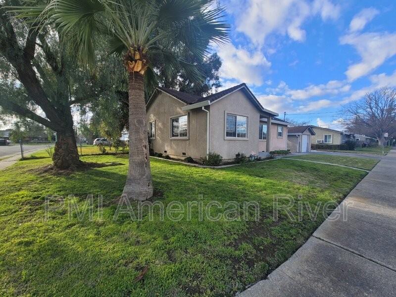 4350 22nd St - Photo 2 of 15