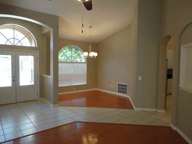 1807 S Ridge Dr - Photo 2 of 16