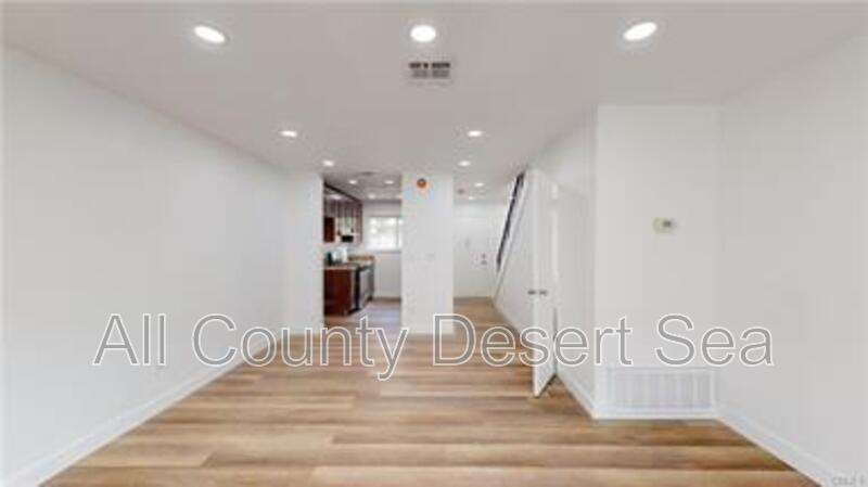 13440 1/2 Village Dr - Photo 3 of 10