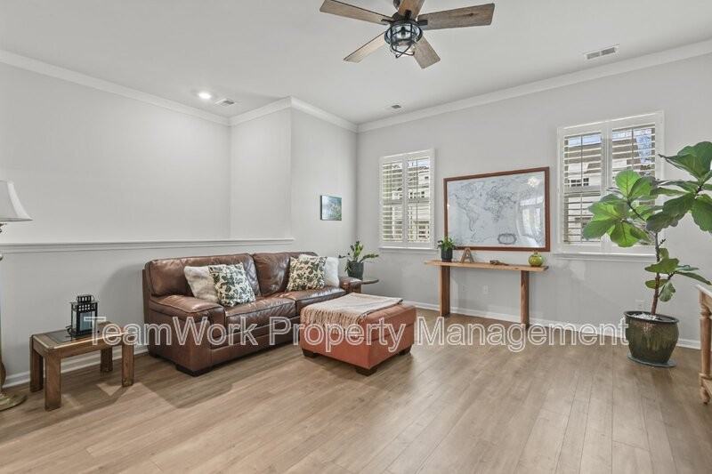 306 Spindlewood Way - Photo 7 of 41