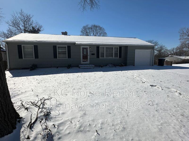 9100 Western Hills Dr - Photo 2 of 47