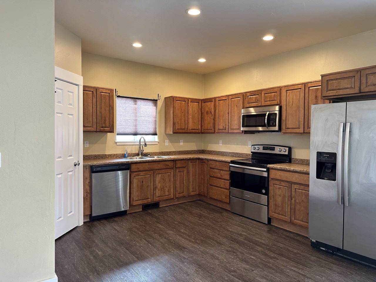 1121 9th St Sw - Photo 2 of 9