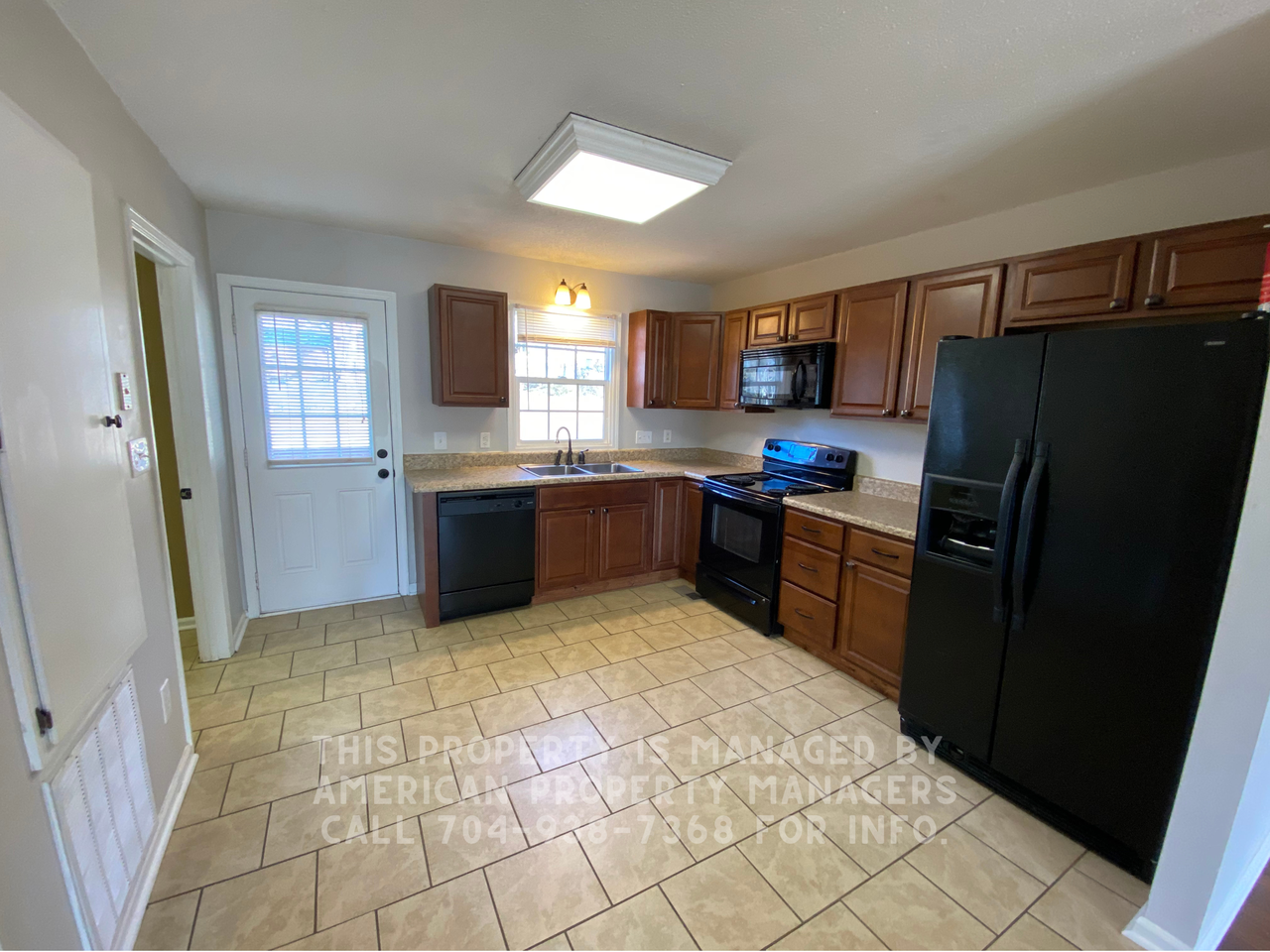 318 Kimball St - Photo 3 of 12