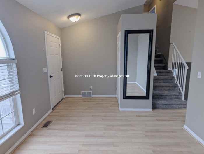 351 Madison Ave - Photo 3 of 19