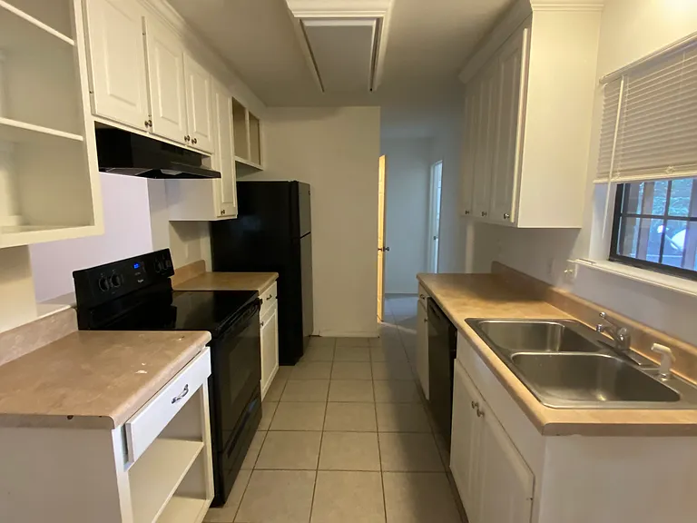 54 Village Trl - Photo 4 of 15