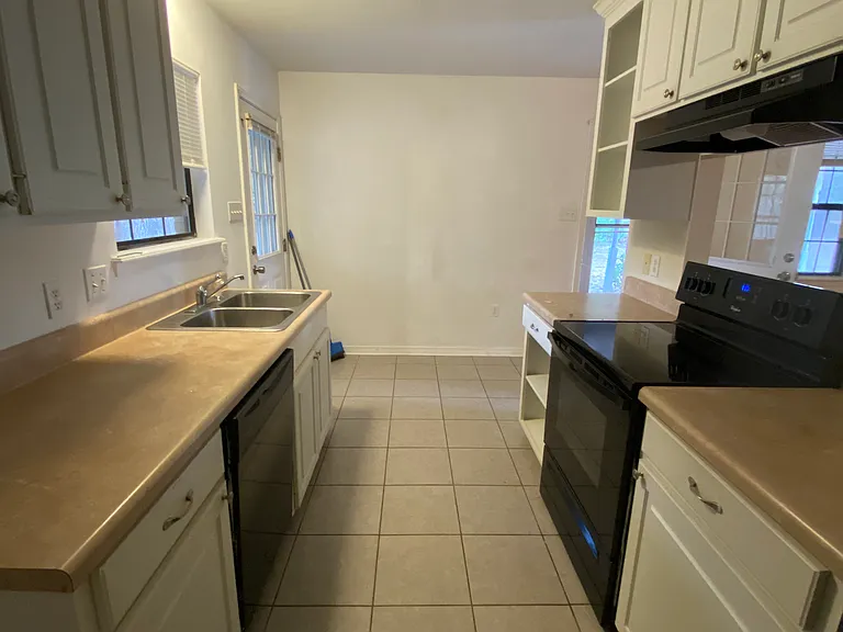 54 Village Trl - Photo 5 of 15