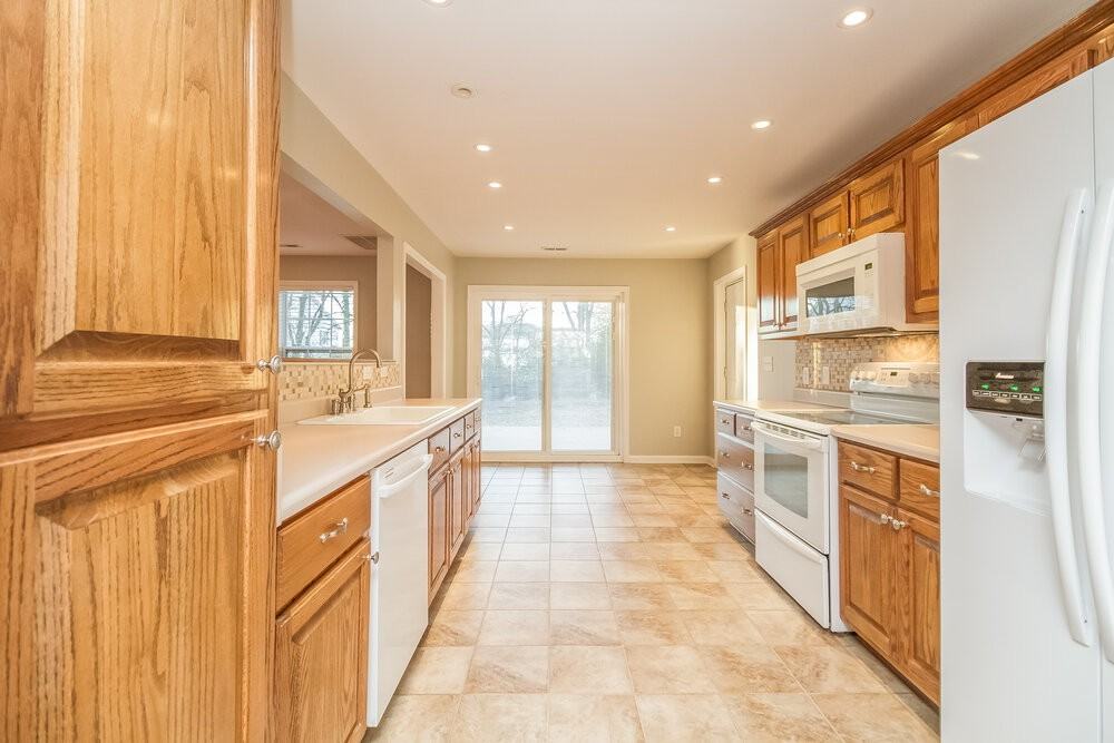 1256 Baker Creek Dr - Photo 6 of 18