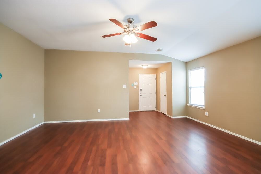 9315 Cold River Ct - Photo 4 of 16
