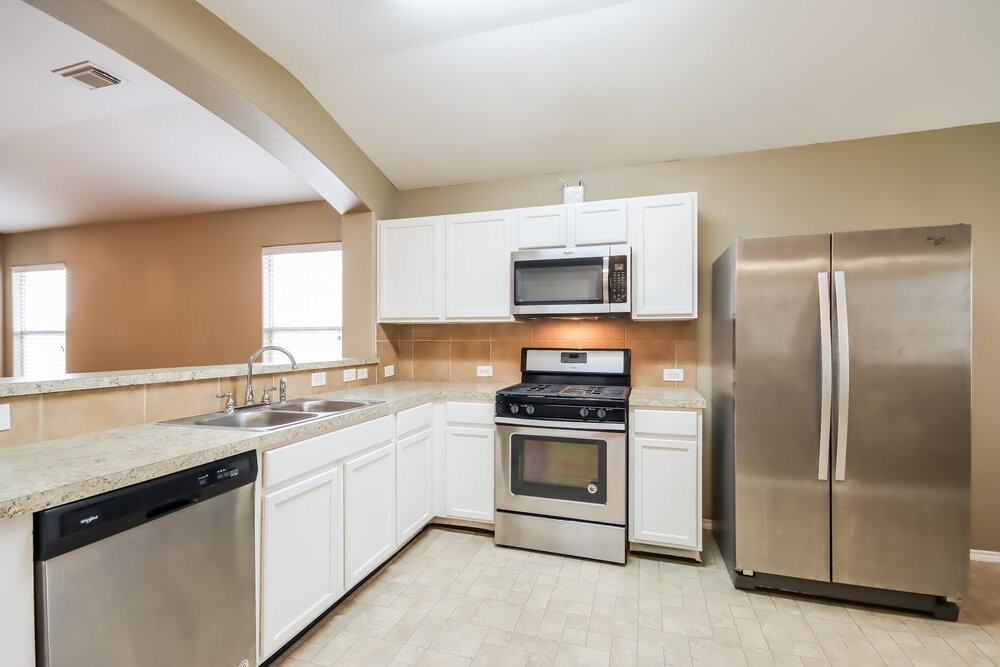 9315 Cold River Ct - Photo 6 of 16