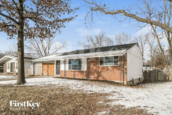 18 Kingsway Dr - Photo 2 of 16