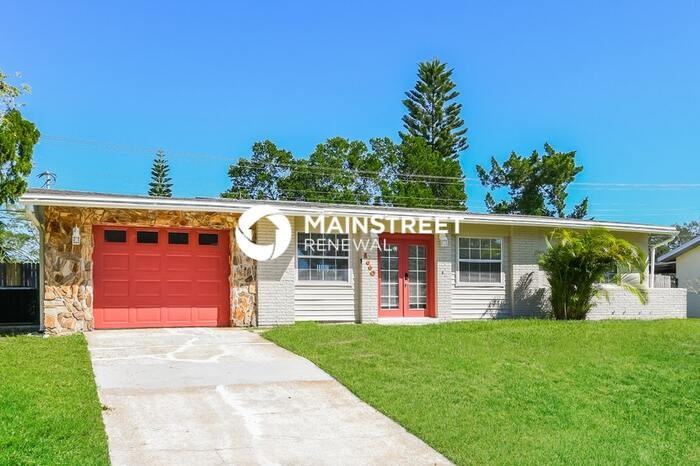 1660 Thoreau St - Photo 3 of 16