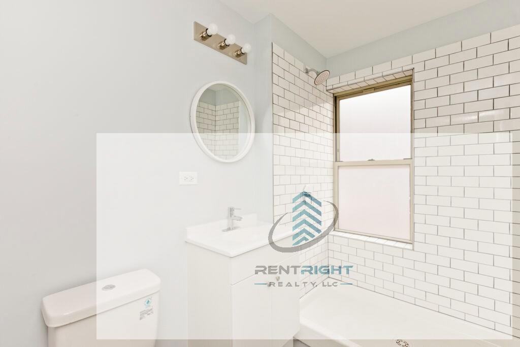 4700 North Racine Avenue #110 - Photo 3 of 4