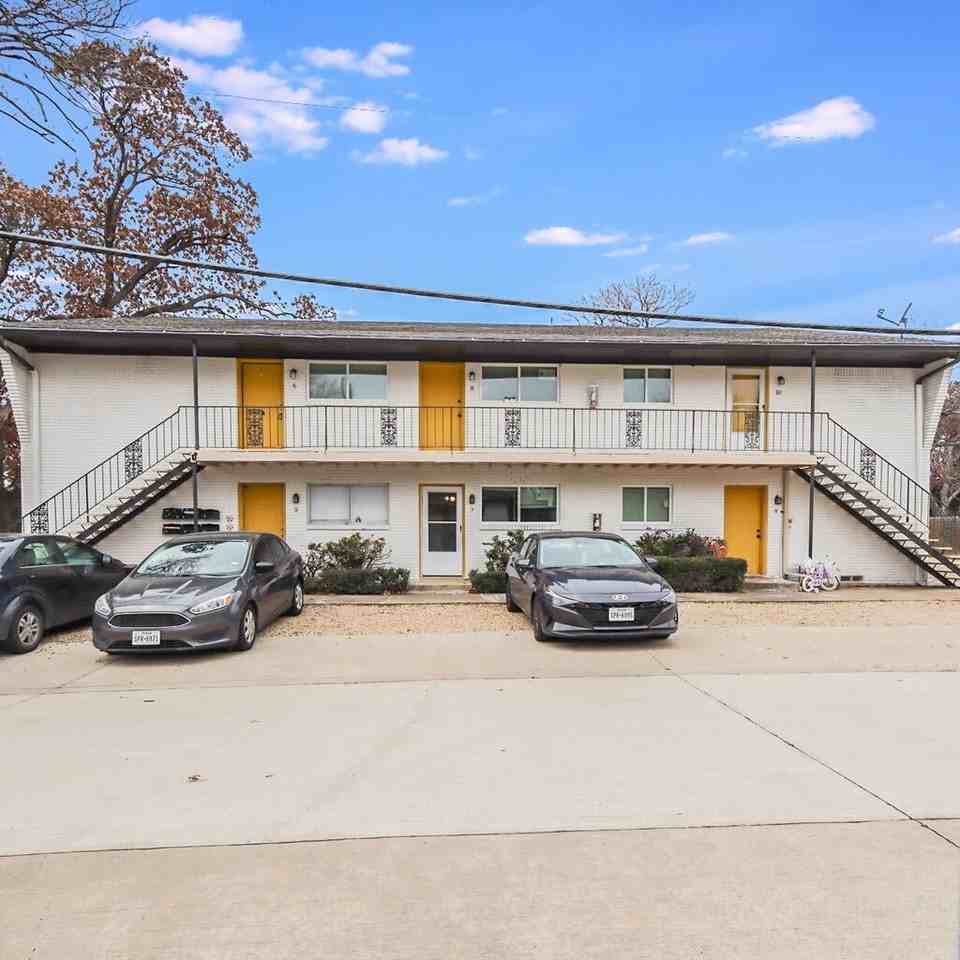 411 East Polk Street - Photo 2 of 21