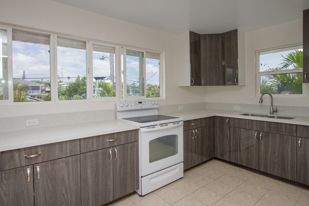 1530 Piikea Street - Photo 3 of 11