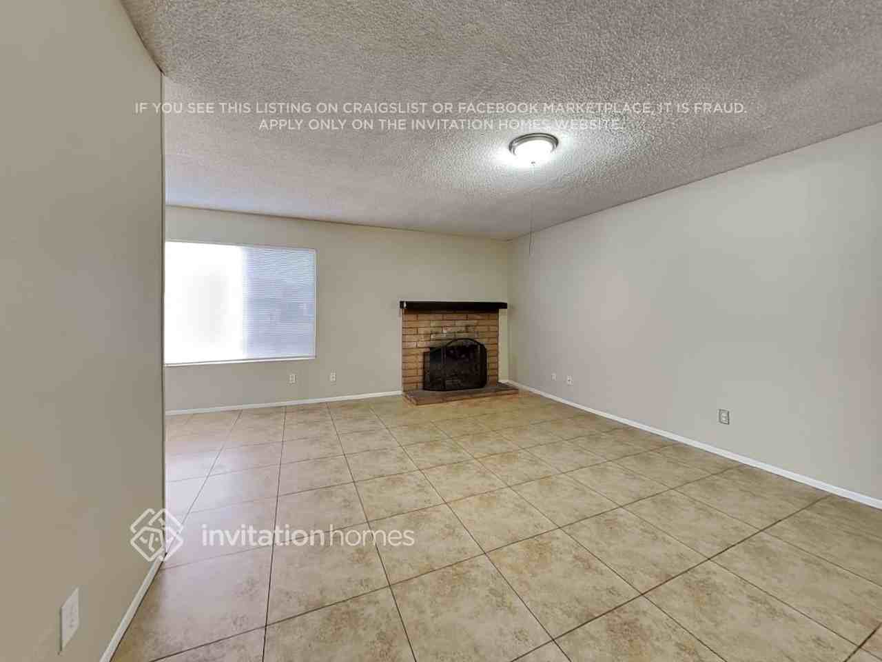 2386 W Betty Elyse Ln - Photo 3 of 18