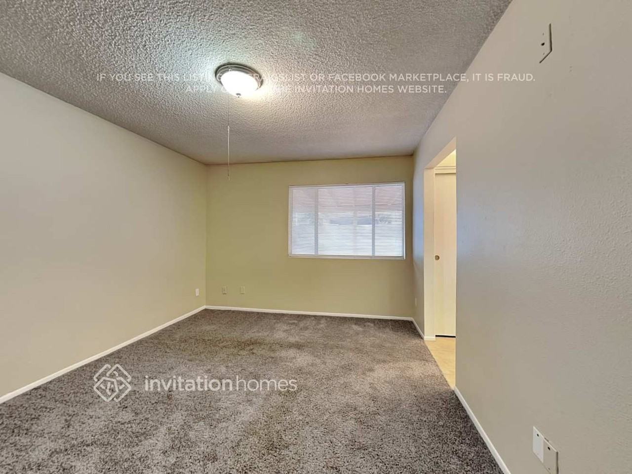 2386 W Betty Elyse Ln - Photo 3 of 8