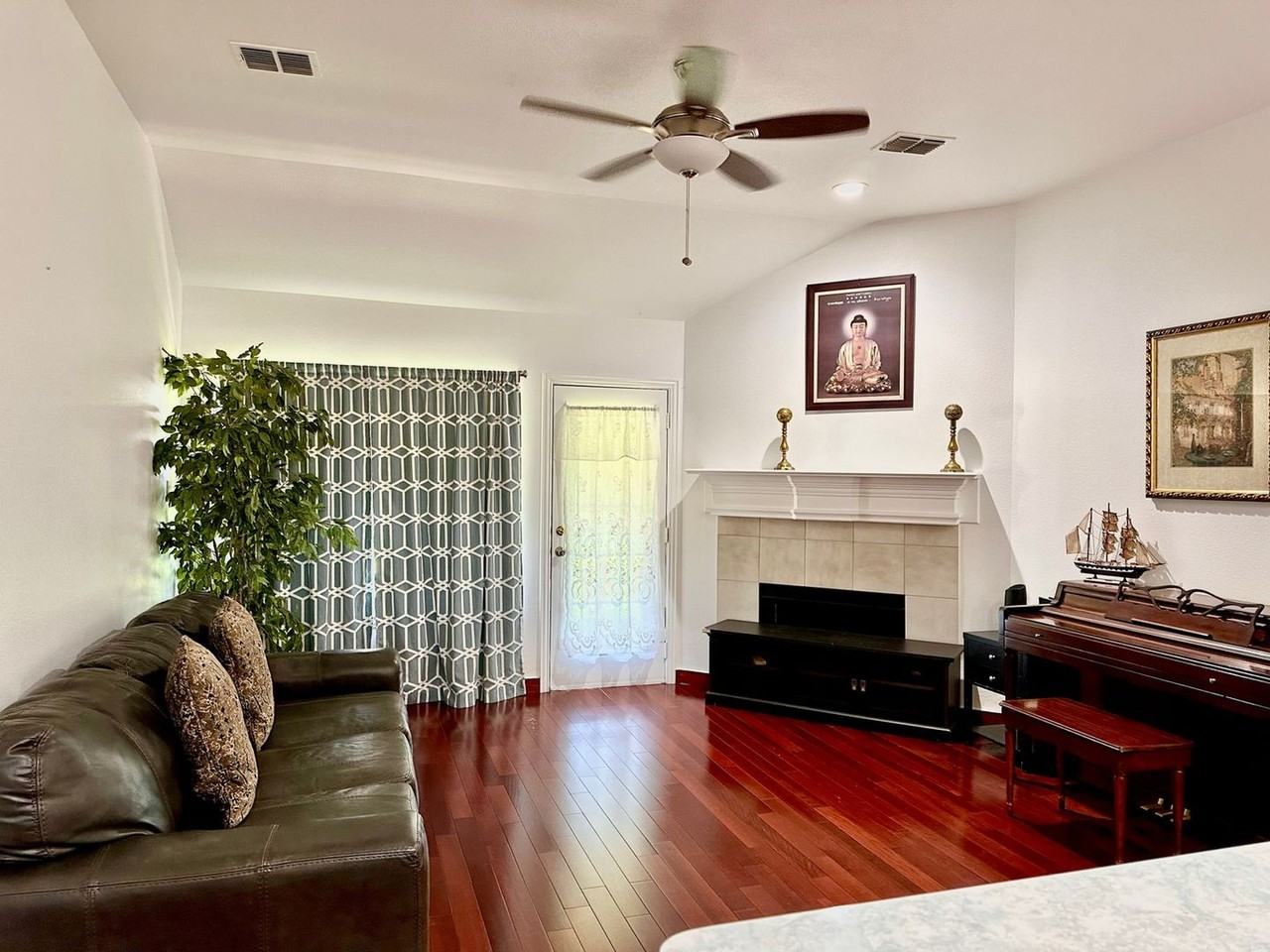 5632 Rickshaw Ln - Photo 4 of 20