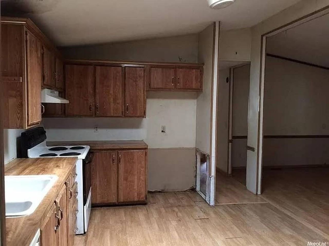 829 Sequoia Cir - Photo 3 of 6